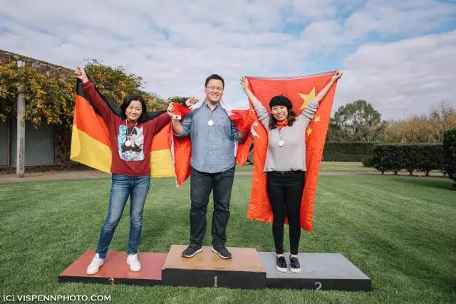 阿扎伦卡迎来十二赛季出色发挥，加拿大队观众热烈欢呼！赛场气氛高涨的简单介绍